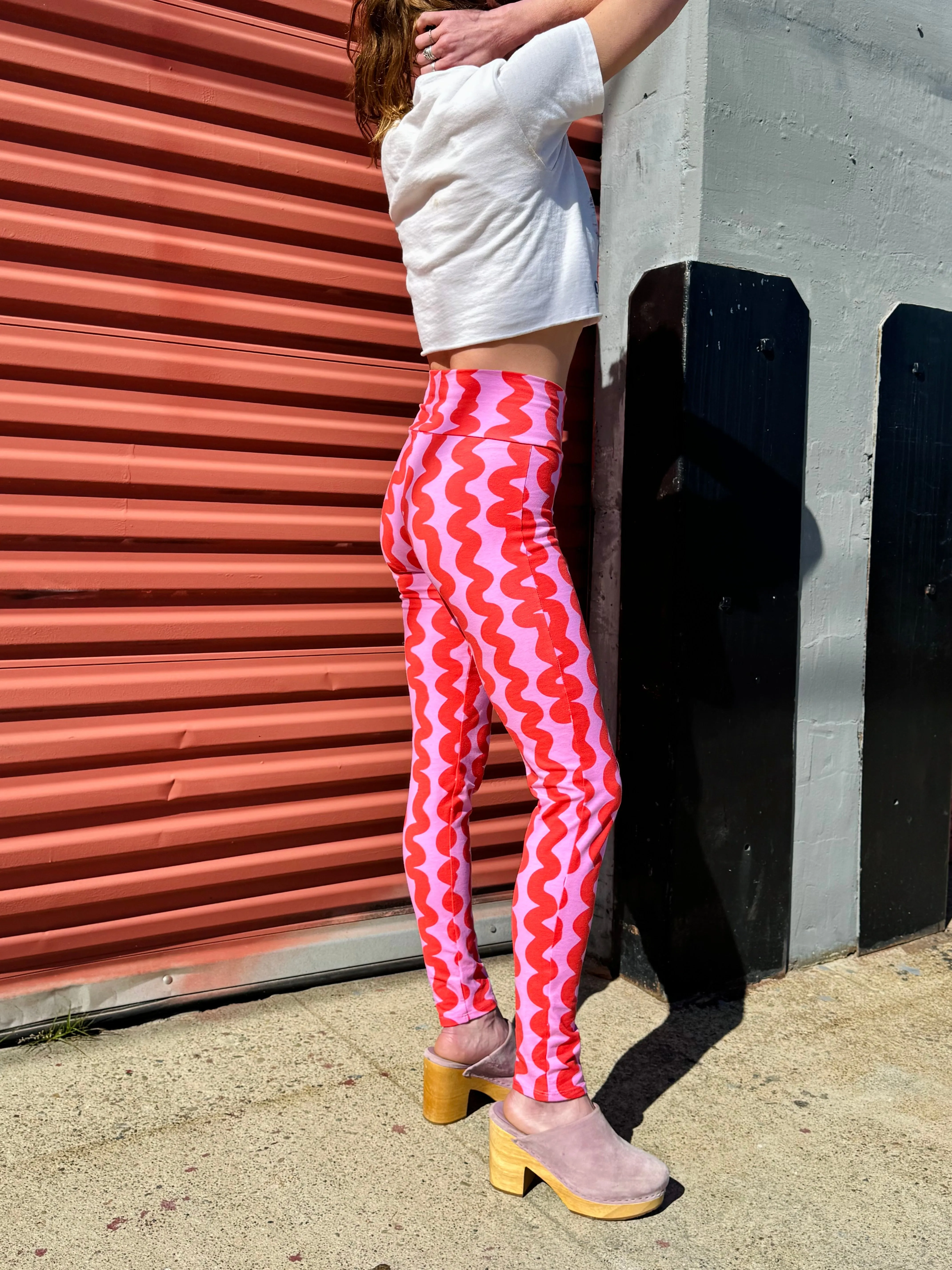 Leggings Pink Squiggle sold by Nooworks product image thumbnail 3