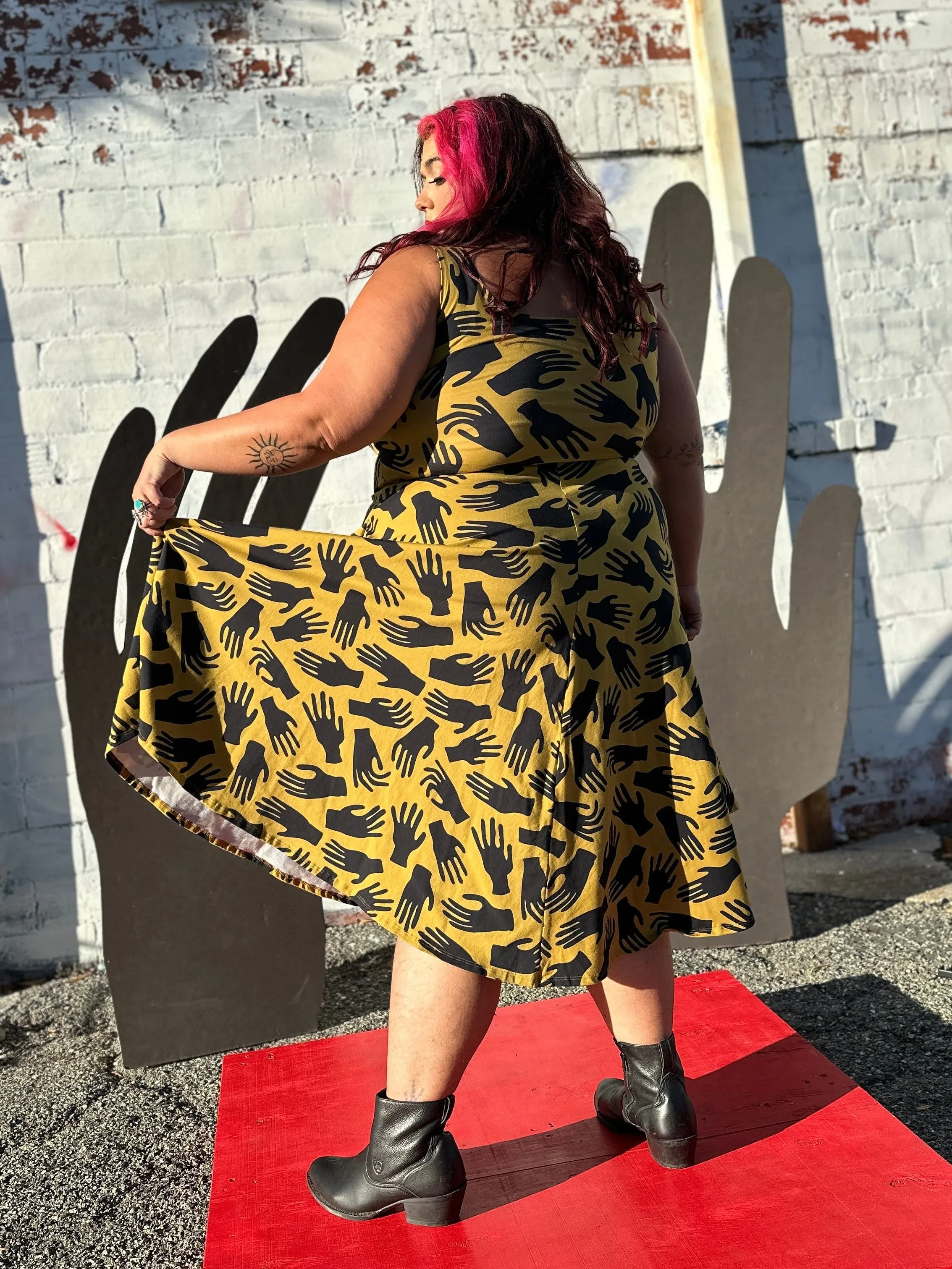 Vacation Hands sold by Nooworks product image thumbnail 4