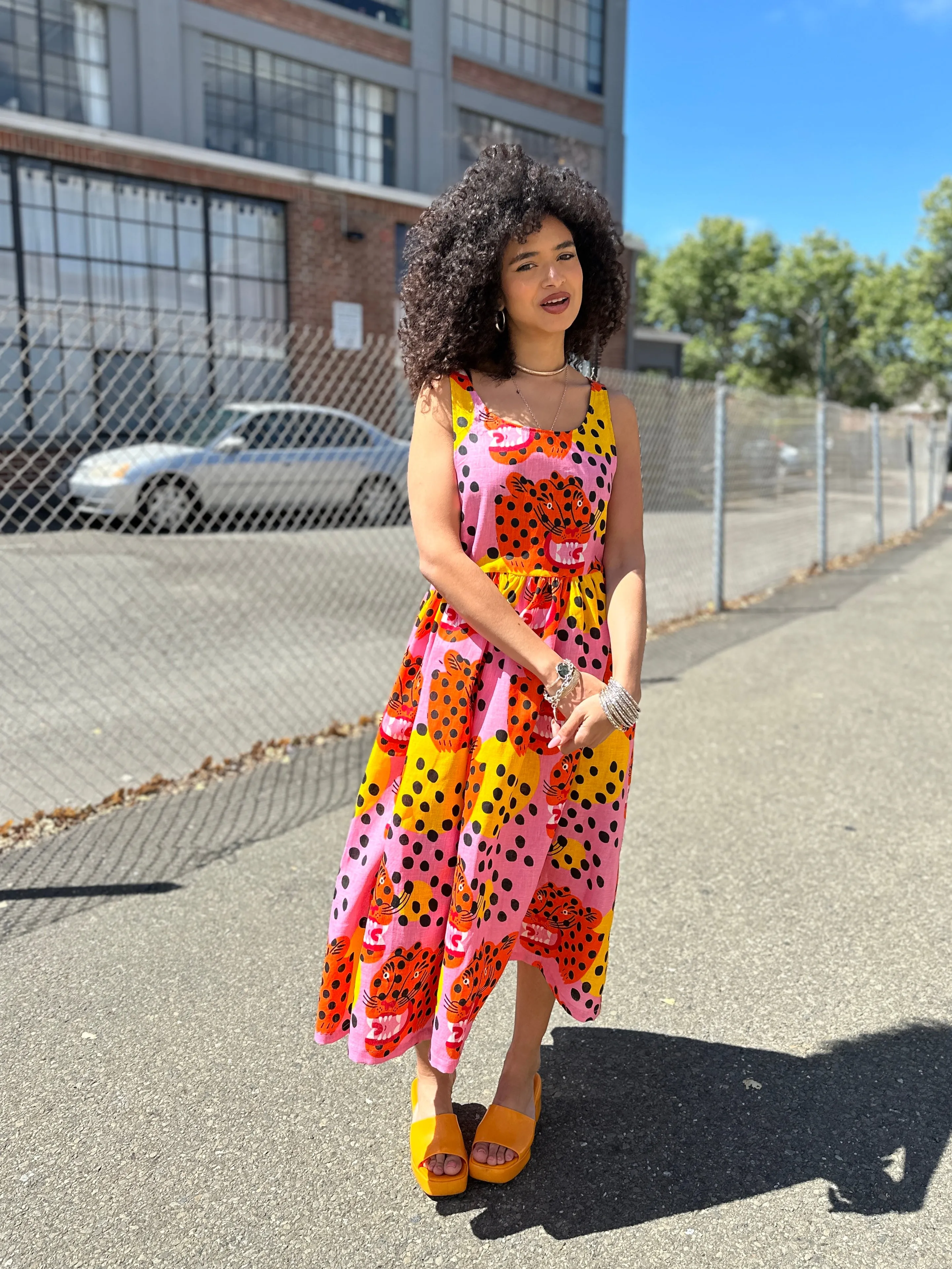 Linen Naomi Micotti Cat sold by Nooworks