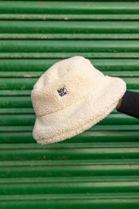 Lucy & Yak Travis Borg Fleece Bucket Hat in Cream Size S/M Travis - Borg Fleece Bucket Hat in Cream | Parallel main image 4