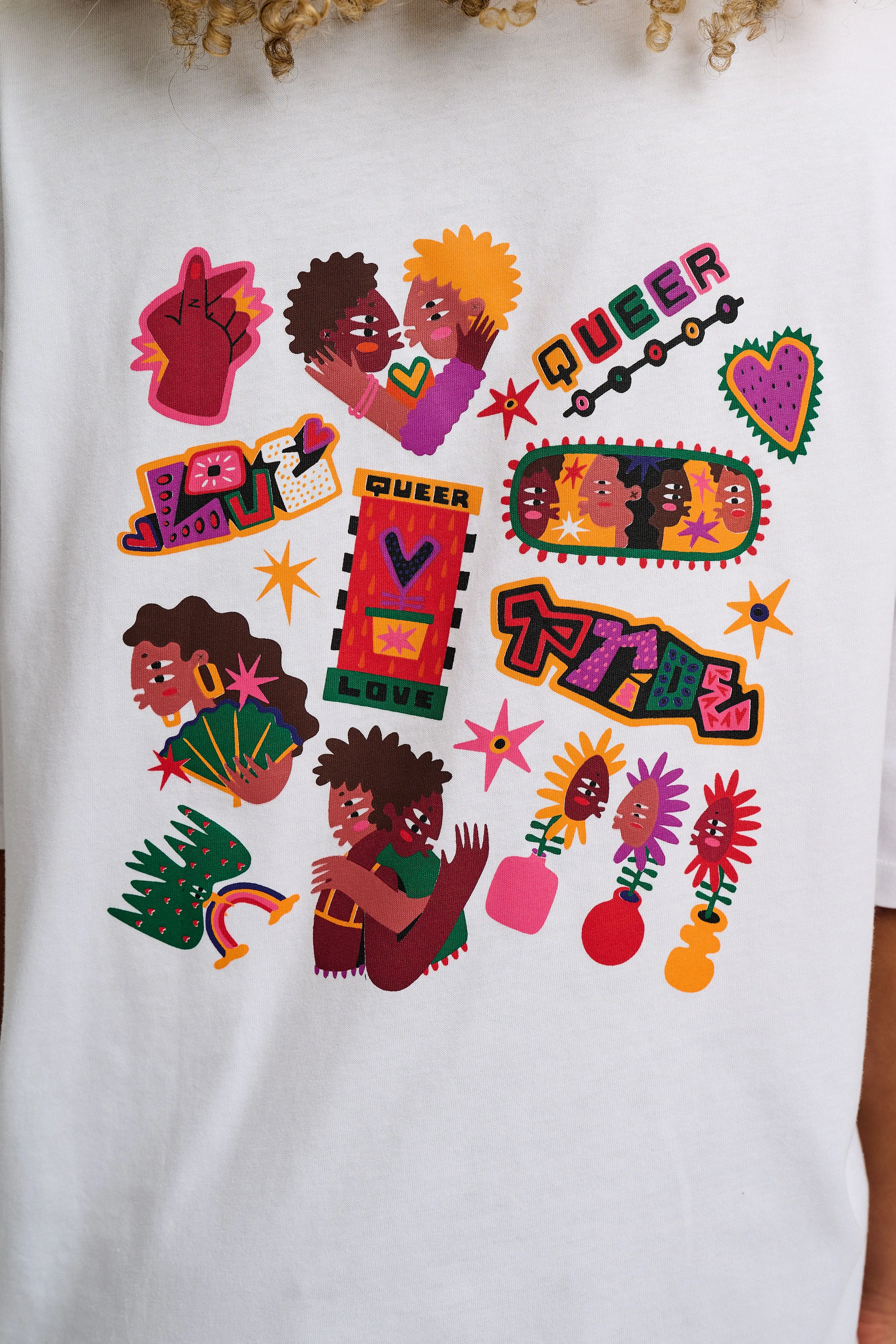 L.E. Benny - Oversized Cotton Tee in Artist Print by Amanda Lobos sold by Lucy & Yak product image thumbnail 5