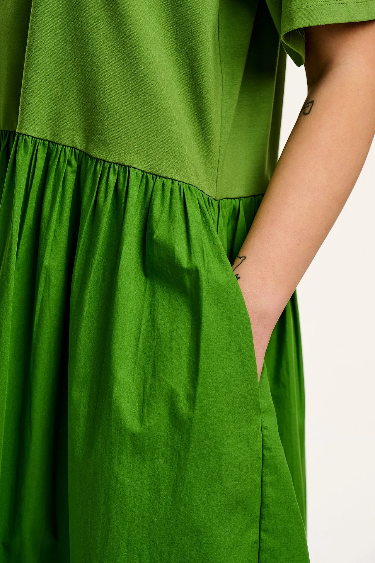 Georgia - Midi Dress in Green sold by Lucy & Yak product image thumbnail 4