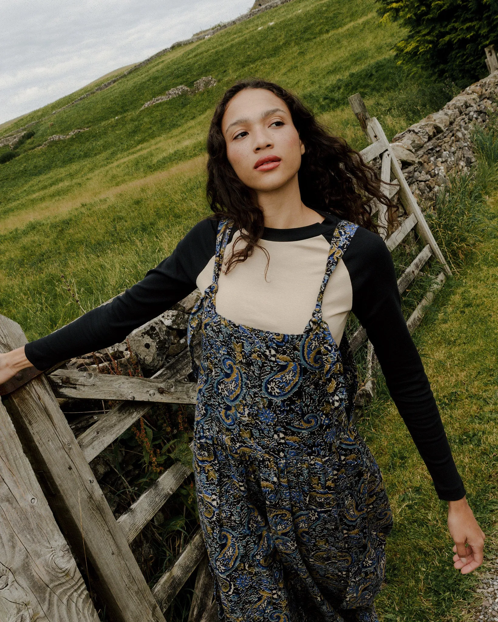 Avi - Long Sleeve Raglan T-Shirt in Black & Beige sold by Lucy & Yak product image thumbnail 2