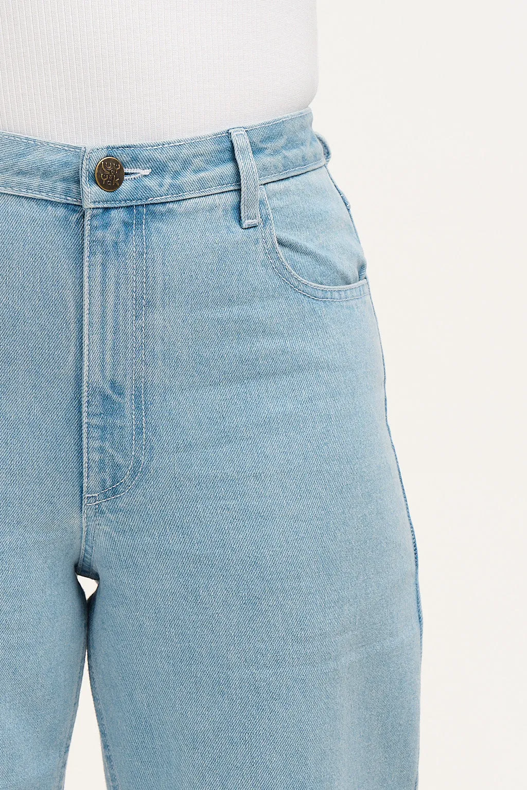 Drew - Cropped Straight Leg Denim Jeans in Light Wash Blue sold by Lucy & Yak product image thumbnail 3