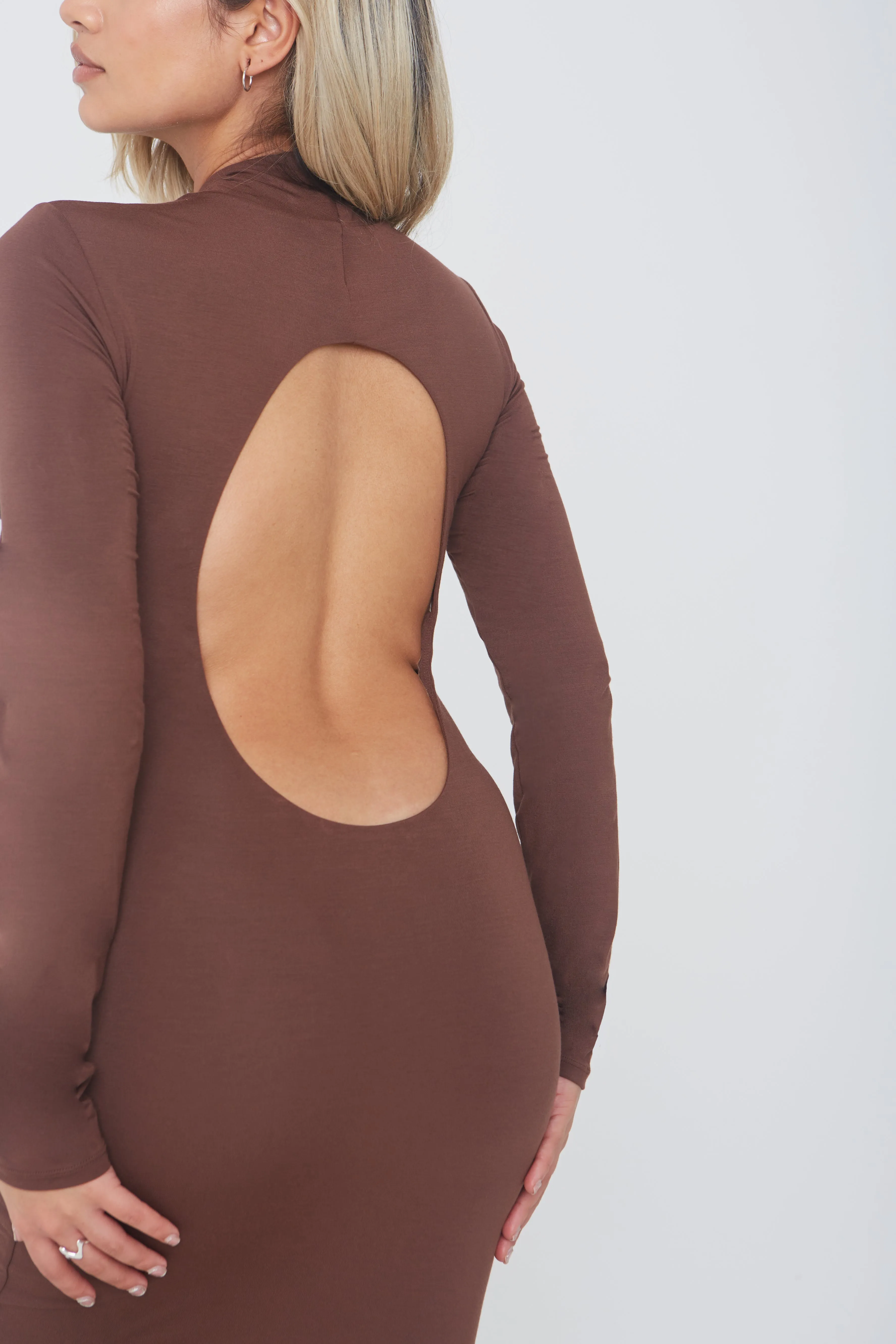365 LONG SLEEVE CUT OUT BODYCON MIDI DRESS - CHOCOLATE sold by TALA product image thumbnail 3