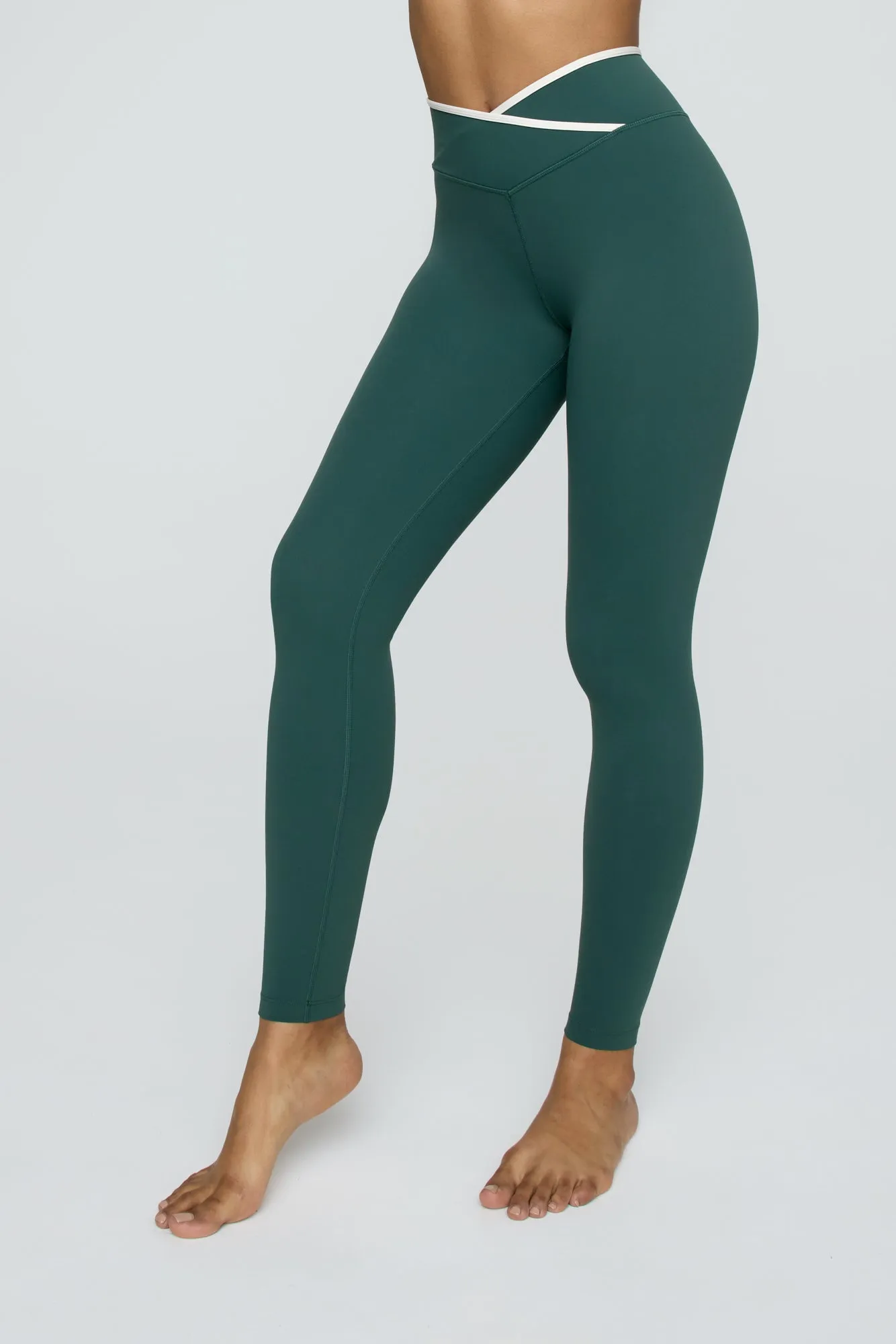 DayFlex Contrast Trim Wrap High Waisted Legging - Hunter Green And Buttermilk sold by TALA product image thumbnail 4