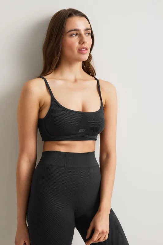Seamless Rib Bra - Vintage Black made by TALA