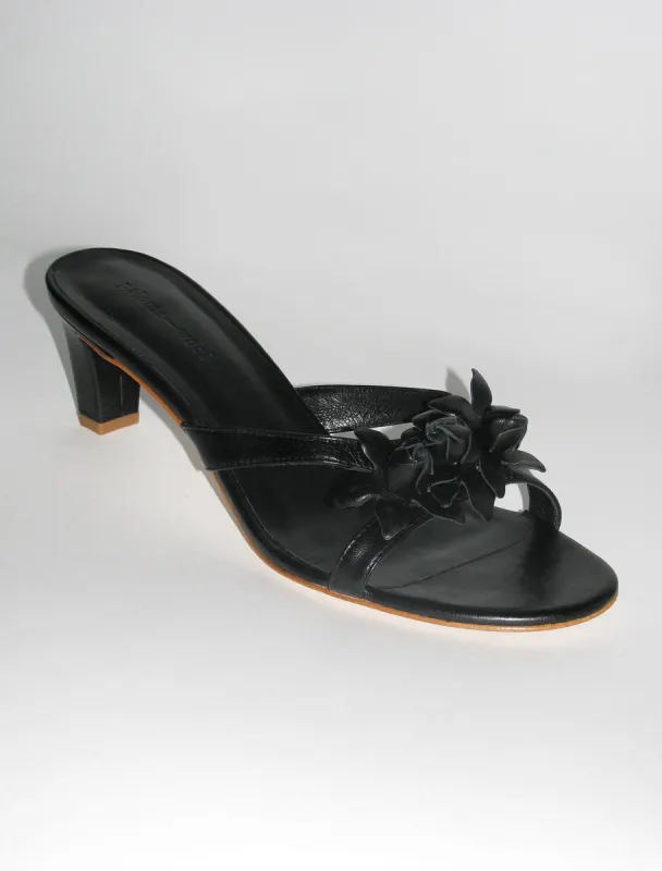 no 1513 / Dahlia sold by Paloma Wool