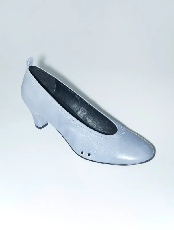 no 2577 / Uma sold by Paloma Wool