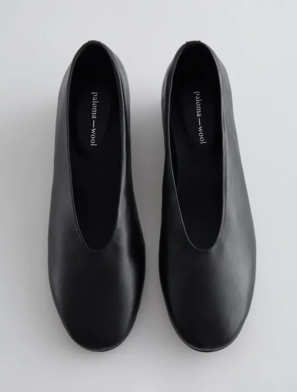 no 2632 / Fernanda Pump sold by Paloma Wool