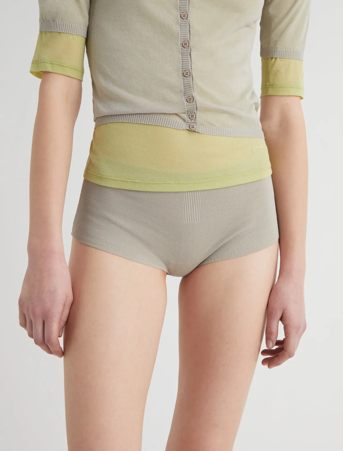 no 2560 / Pai Pai sold by Paloma Wool