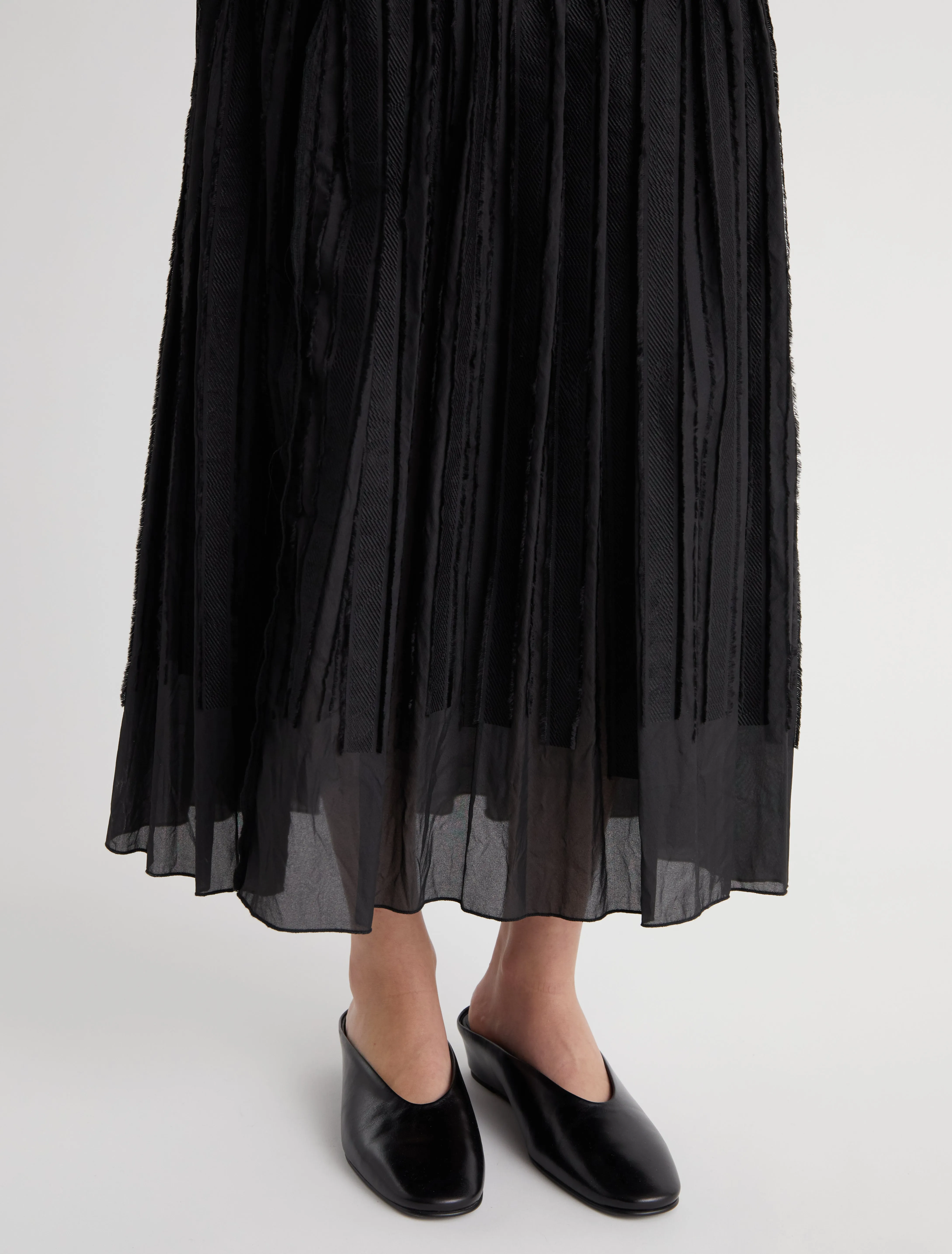 no 2418 / Fernanda sold by Paloma Wool