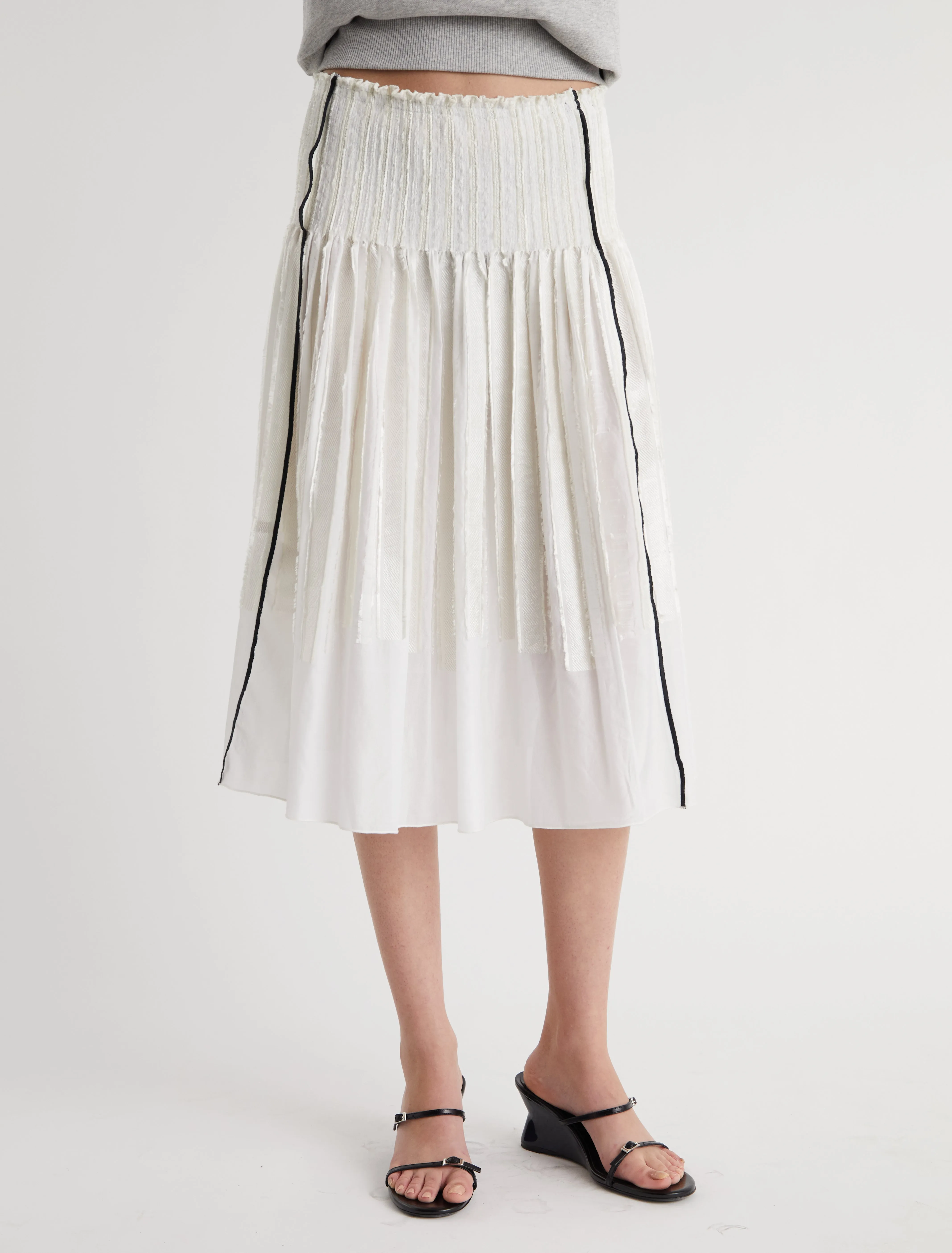 no 2909 / Lupe sold by Paloma Wool