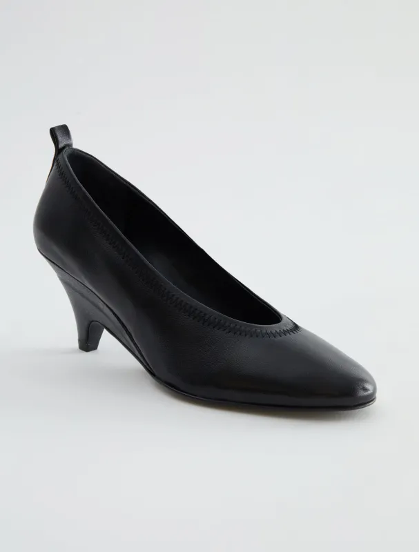no 3065 / Joelia Pump made by Paloma Wool