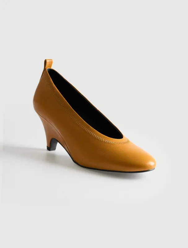 no 3065 / Joelia Pump made by Paloma Wool