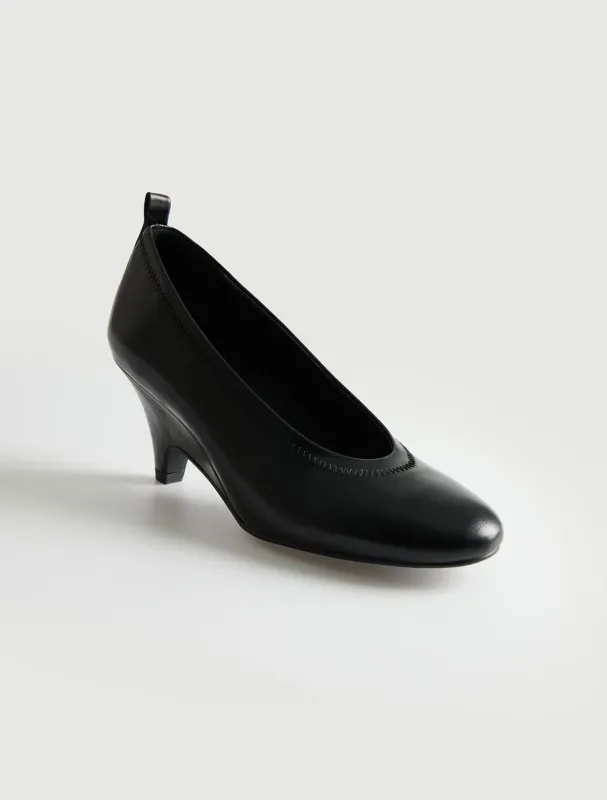 no 3065 / Joelia Pump made by Paloma Wool