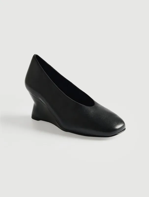 no 3066 / Jacinta Pump made by Paloma Wool