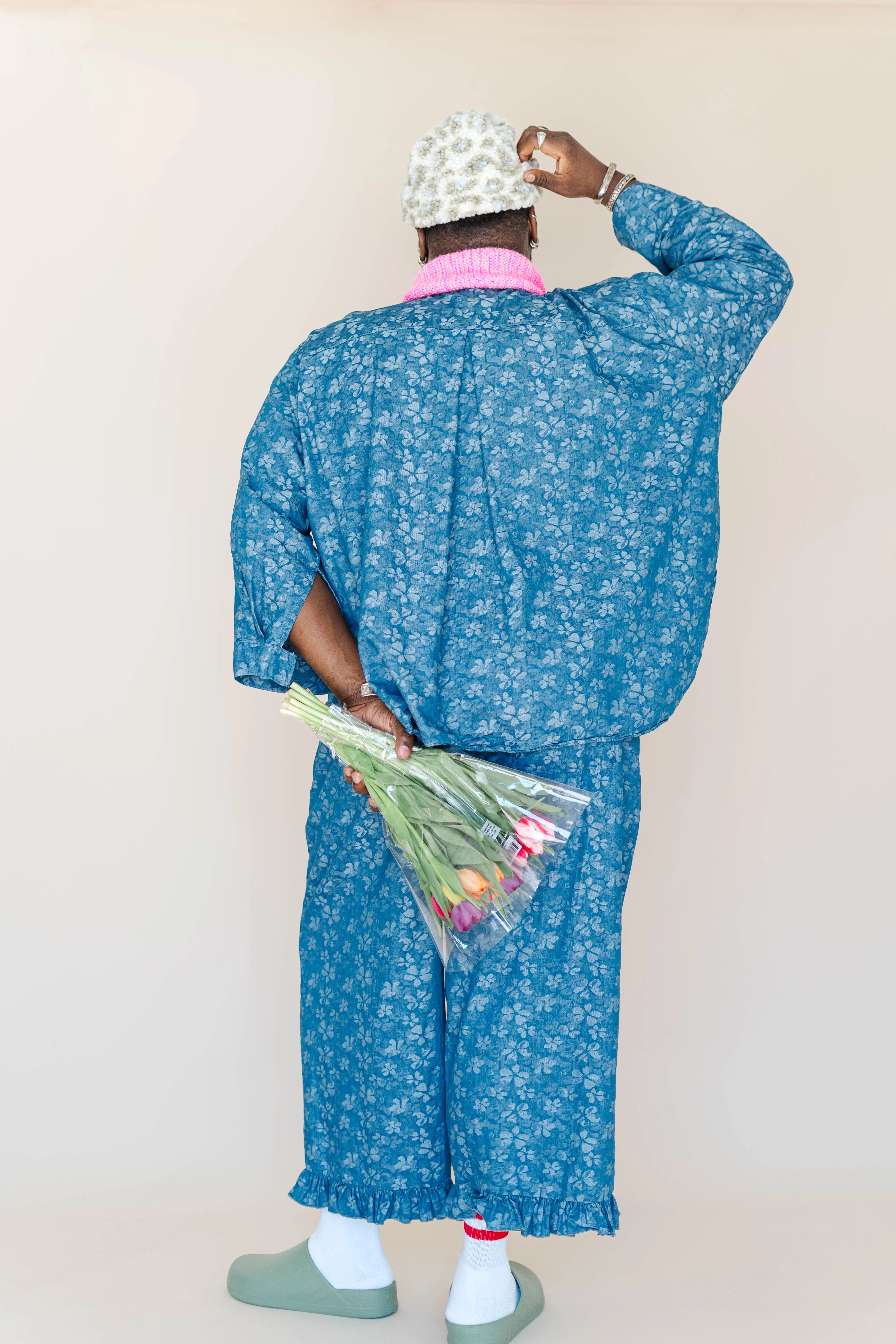 LIGHT FLORAL CHAMBRAY SVLS TOP sold by Nettle Studios product image thumbnail 5