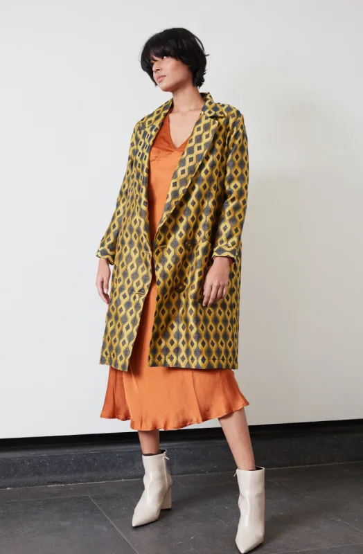 BARNEY TRENCH | GOLDEN AURA made by Rujuta Sheth