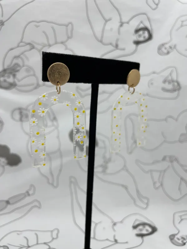 Acrylic Daisy Arches sold by Copper Union Apparel