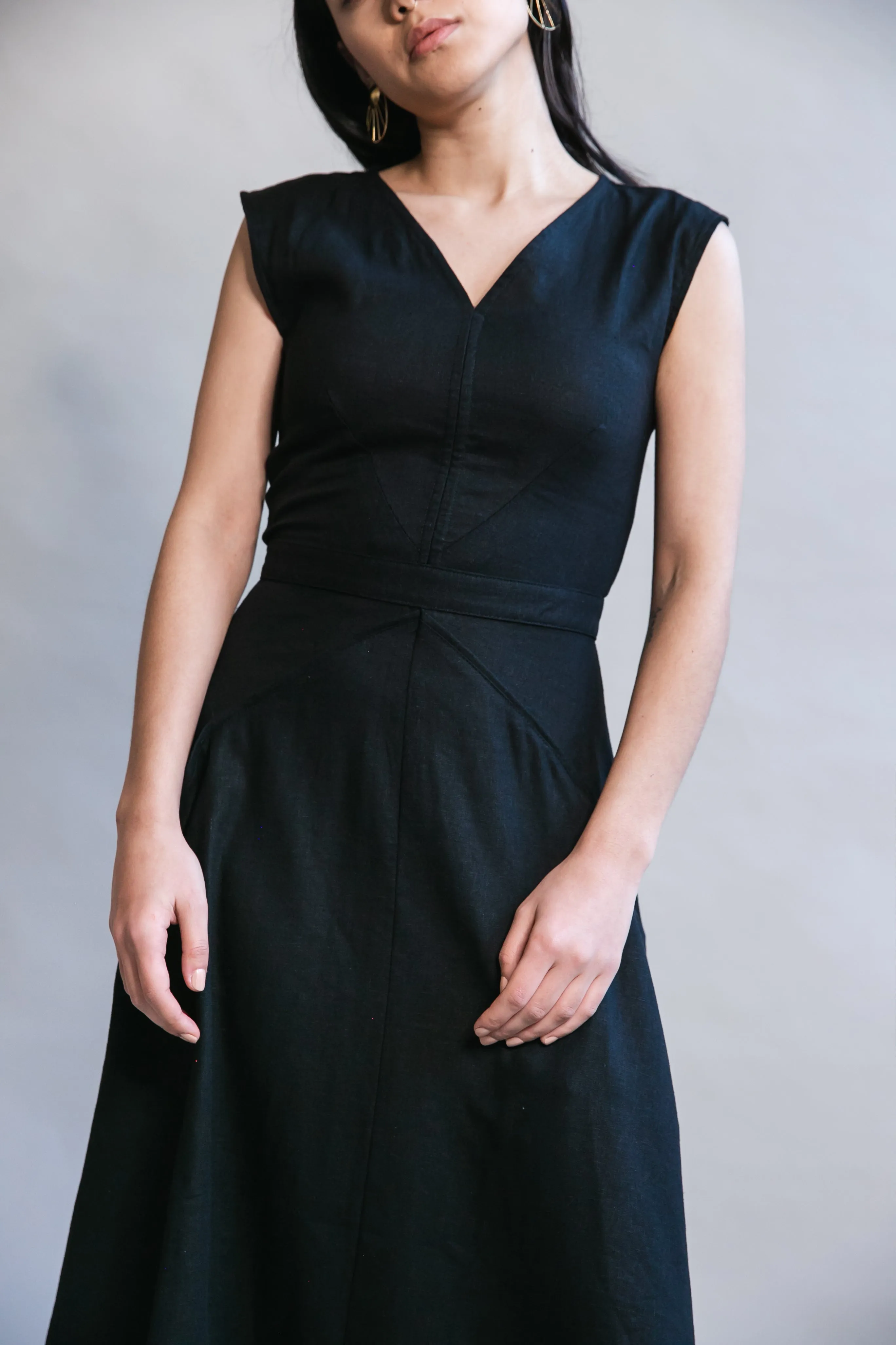Xena Dress in Black Linen sold by Altar PDX product image thumbnail 2