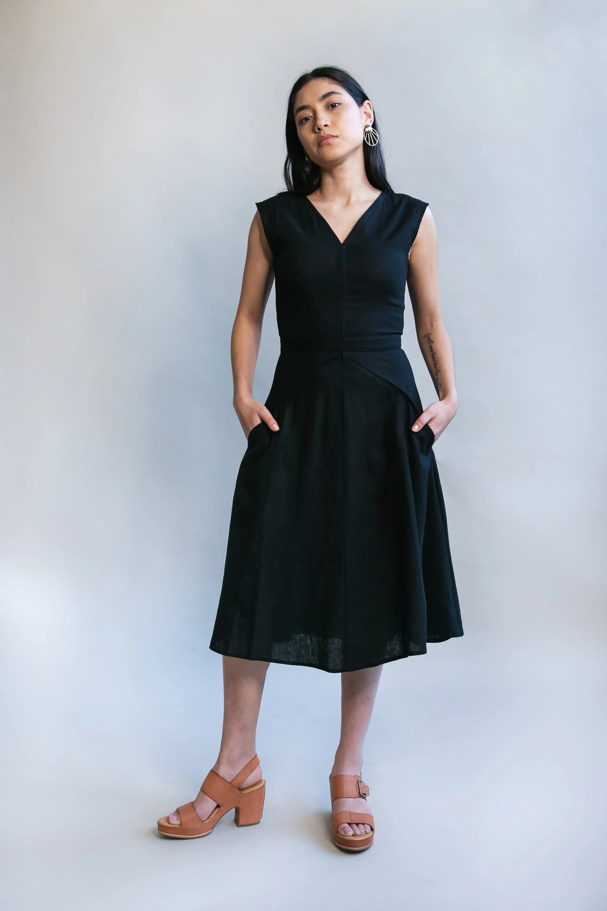 Xena Dress in Black Linen sold by Altar PDX product image thumbnail 4