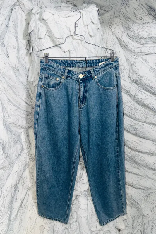 SAMPLE #277 - 1X Mom Jean sold by Fashion Brand Company