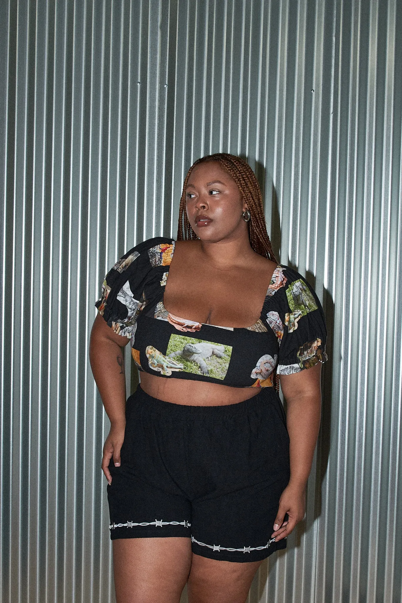 Pammy Thick Linen Shorts sold by Fashion Brand Company product image thumbnail 5