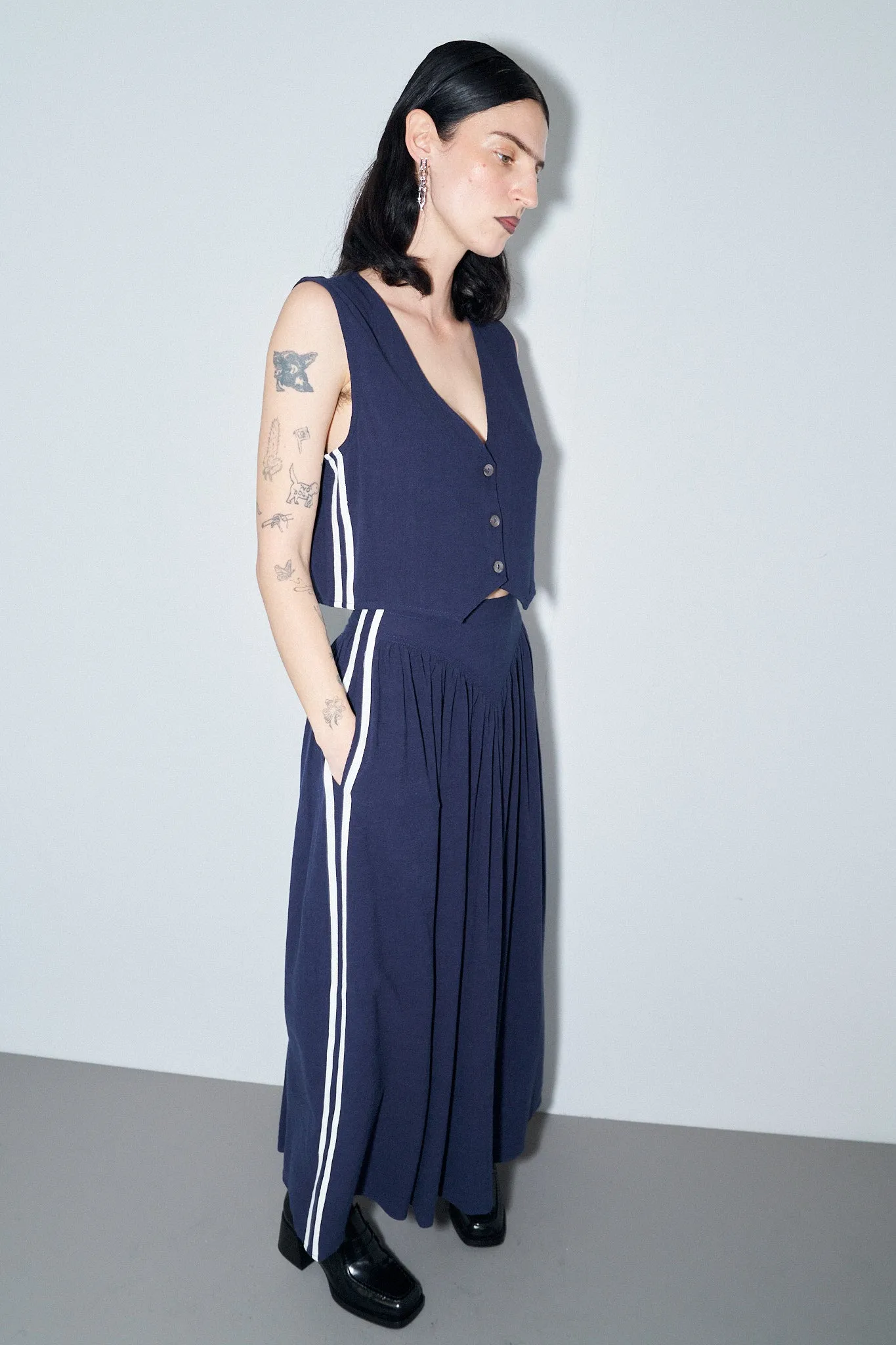 Park Skirt Soft Linen Navy Sporty sold by Fashion Brand Company product image thumbnail 4