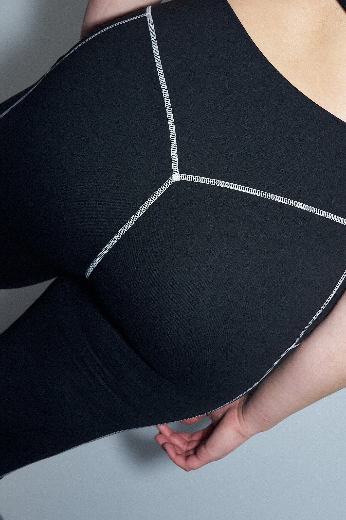 Black Contrast Seam Pocket Yoga Leggings sold by Fashion Brand Company product image thumbnail 4