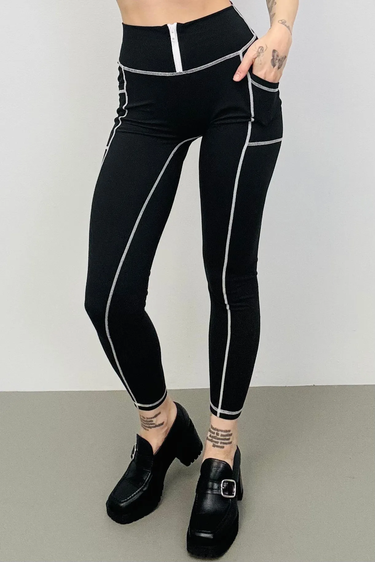 SAMPLE #236 - S Contrast Zip Yoga Pants sold by Fashion Brand Company product image thumbnail 3
