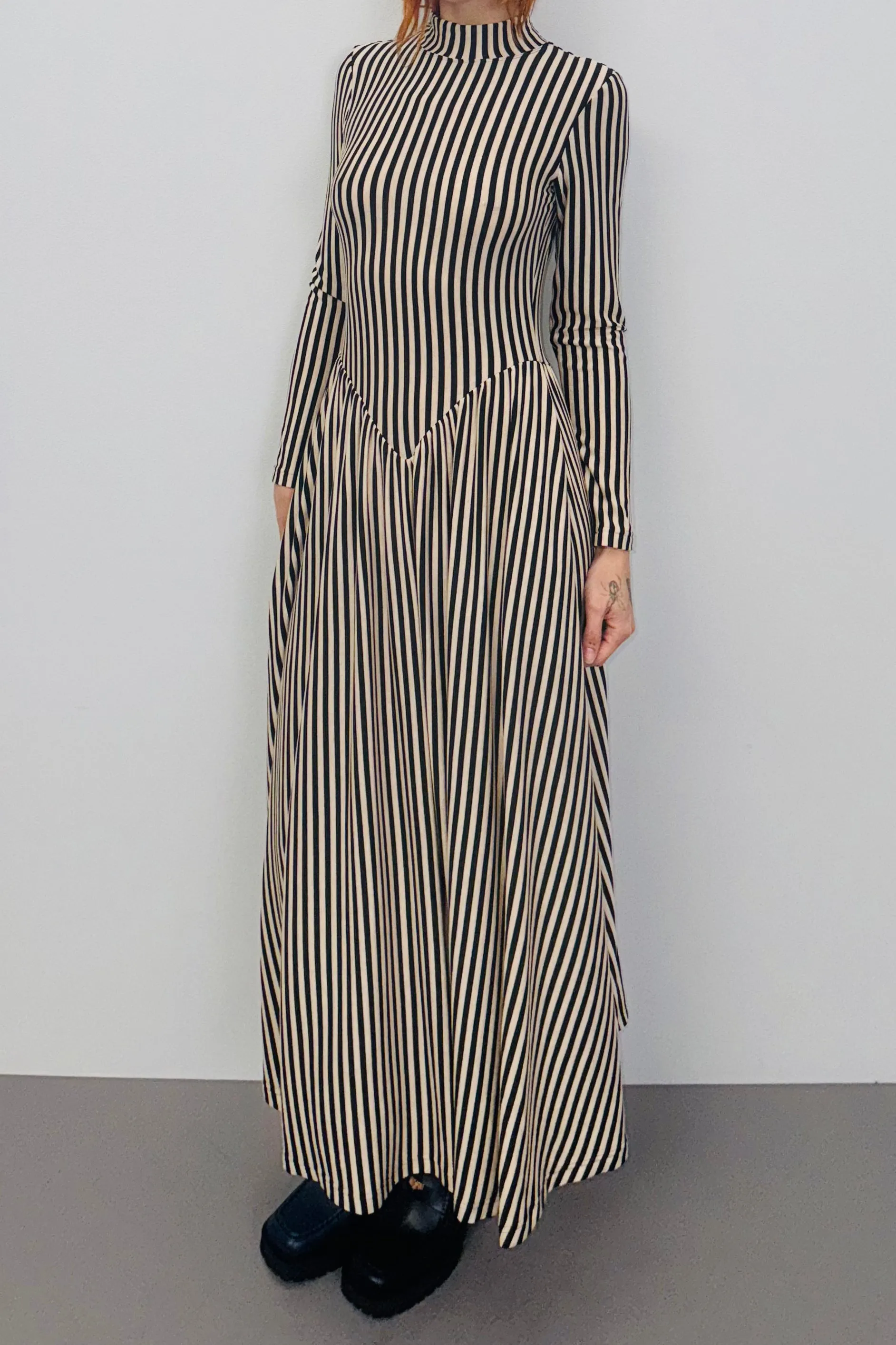 SAMPLE #397 - S Striped Travel Dress sold by Fashion Brand Company product image thumbnail 3