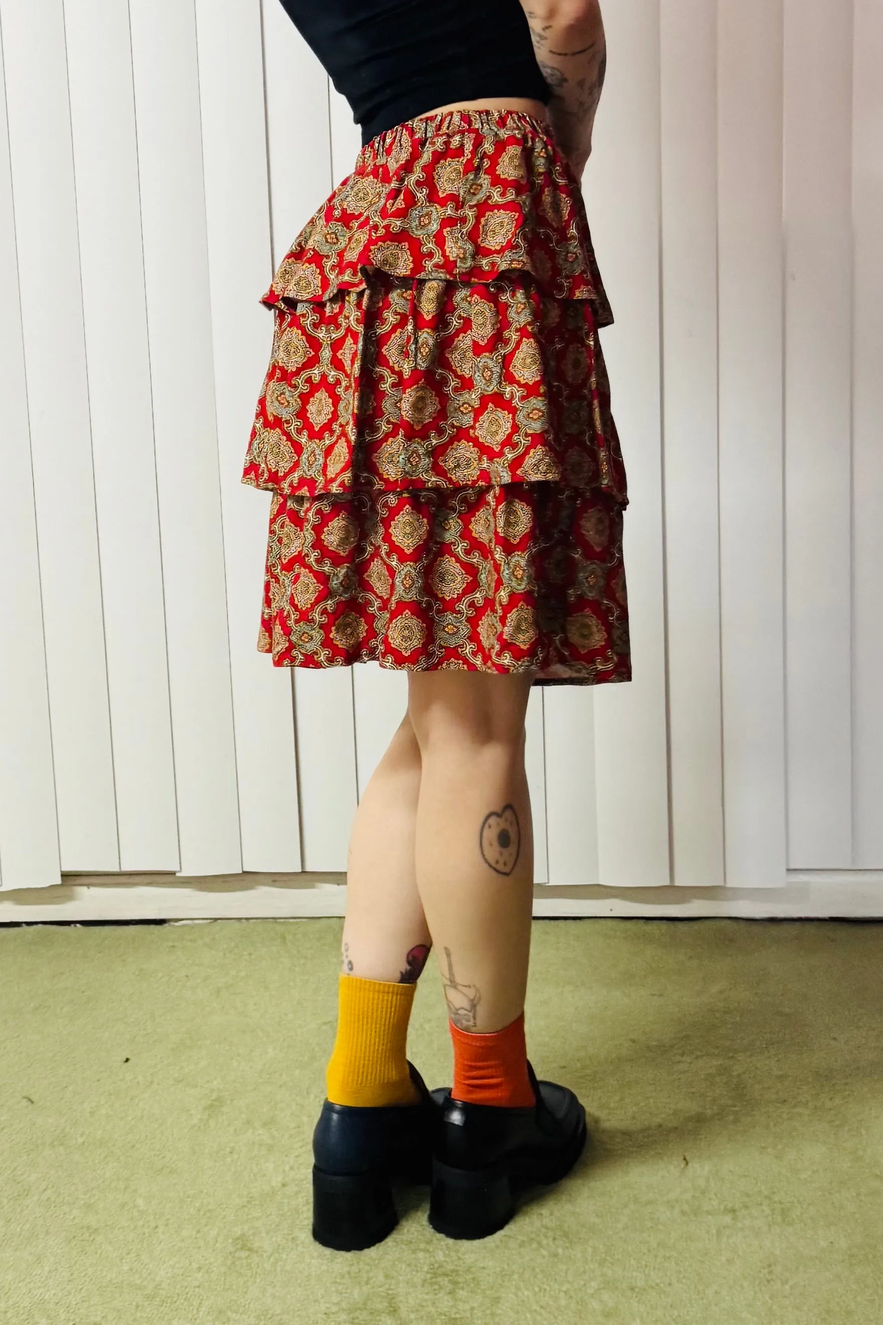 SAMPLE #611 - S Red Couch Linen Ruffle Skirt sold by Fashion Brand Company product image thumbnail 2