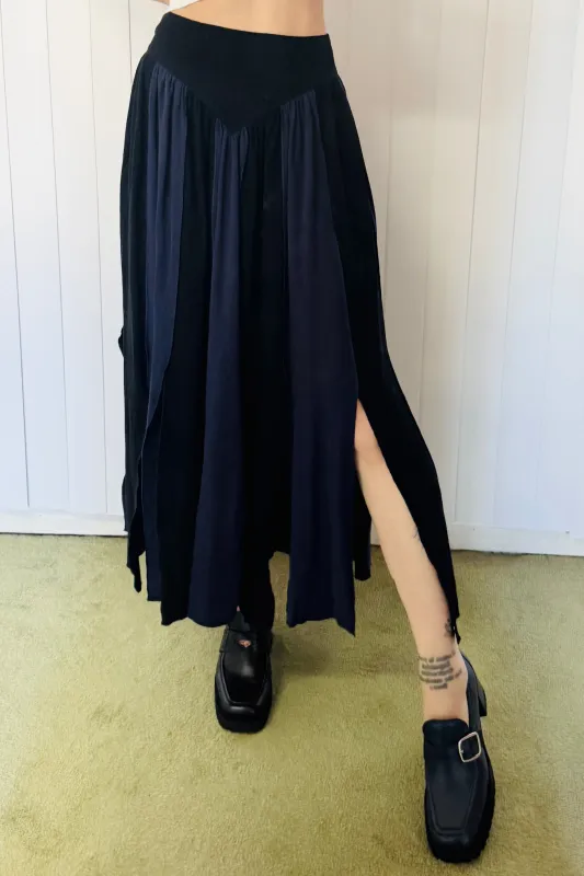 SAMPLE #696 - S Black Navy Carwash Skirt made by Fashion Brand Company