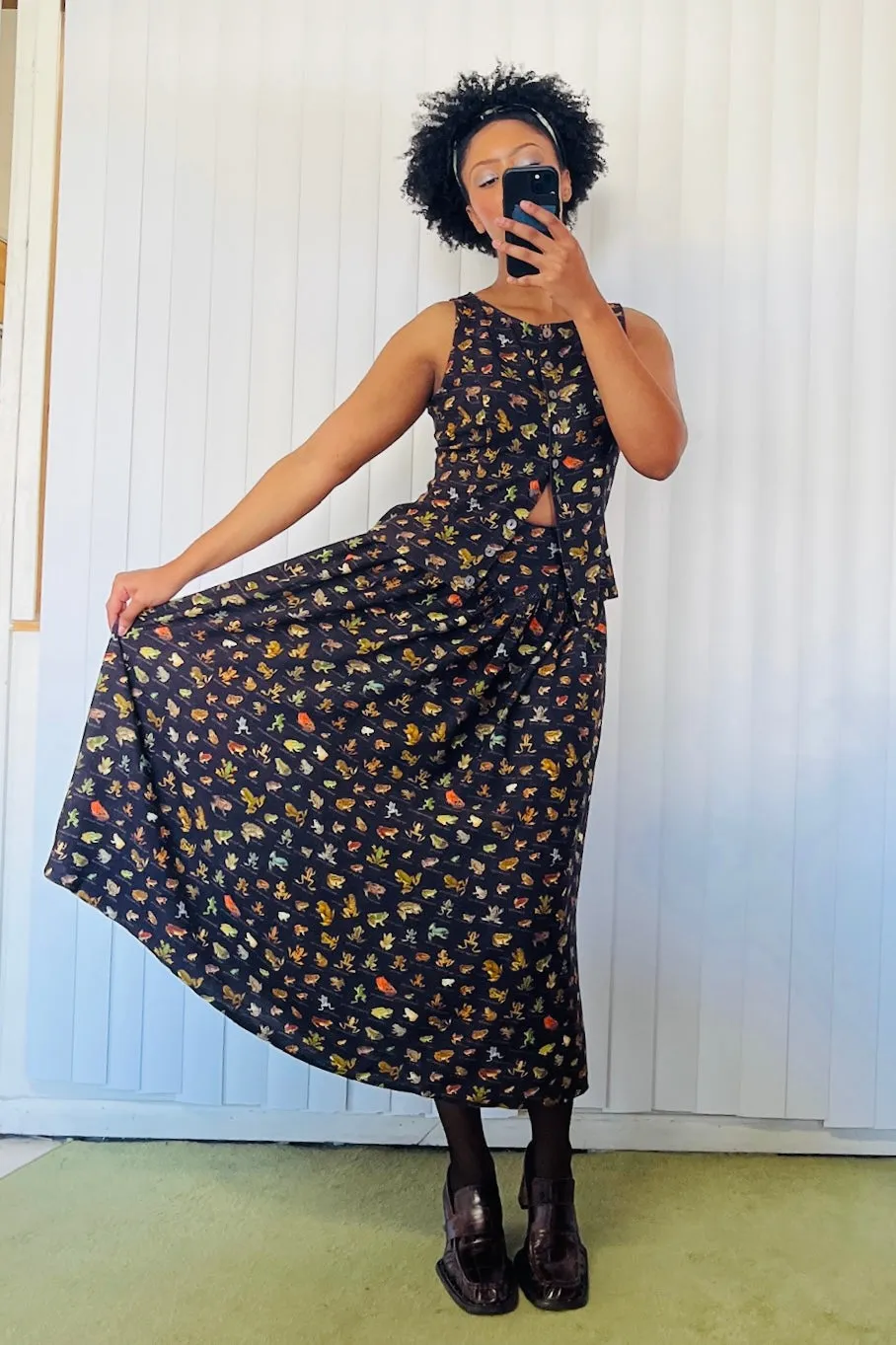 Soft Linen Button Down Tank Top Favorite Frogs sold by Fashion Brand Company product image thumbnail 5