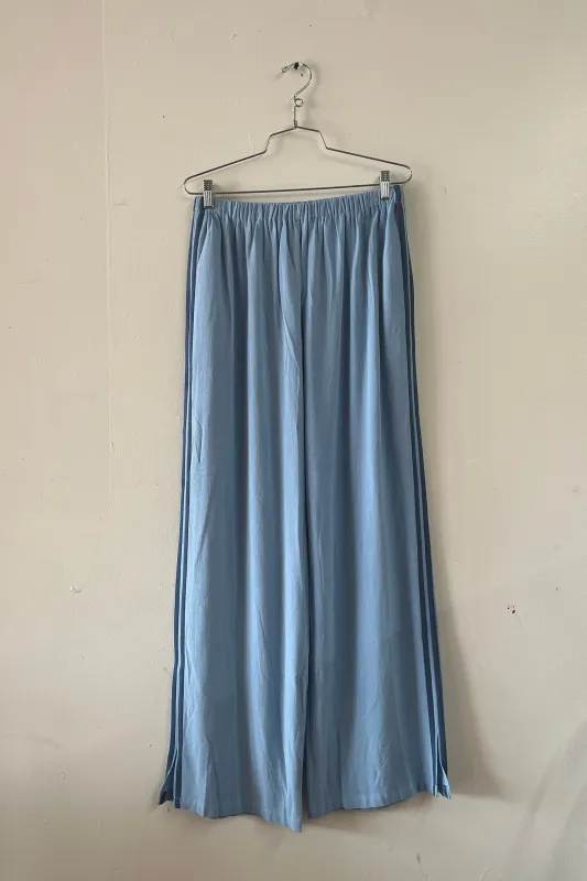 #36: L Scrap Sporty Lazy Pants Soft Linen - Light Blue / Navy made by Fashion Brand Company