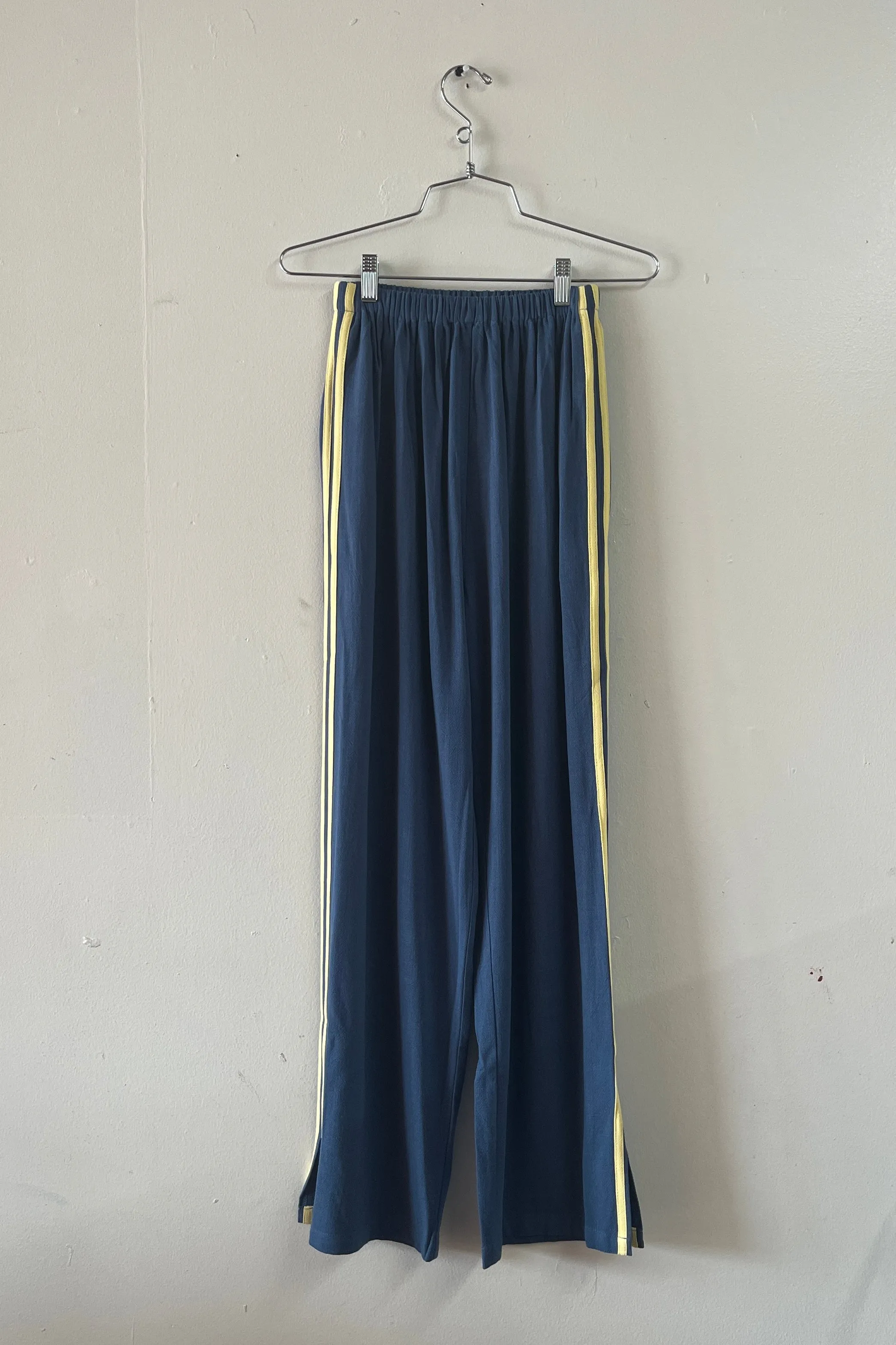 #39: XS Scrap Sporty Lazy Pants Soft Linen - Midnight Blue / Yellow sold by Fashion Brand Company