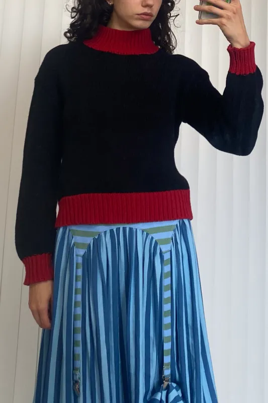SAMPLE #62 - S Chunky Knit Pullover Sweater - Black / Red made by Fashion Brand Company