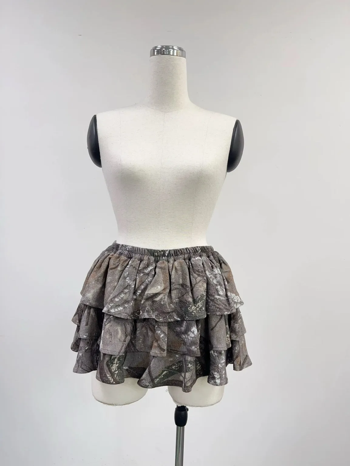 SAMPLE #221 - S Soft Linen Tiered Ruffle Skort - Forest Camo sold by Fashion Brand Company product image thumbnail 2