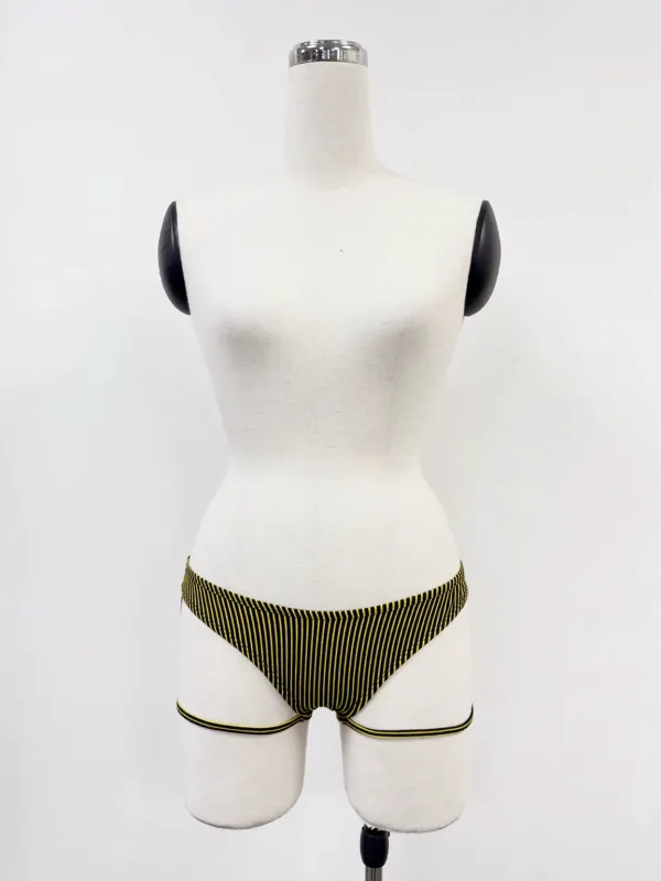 SAMPLE #332 - XS/S Low Waist Garter Briefs - Sexy Bee made by Fashion Brand Company