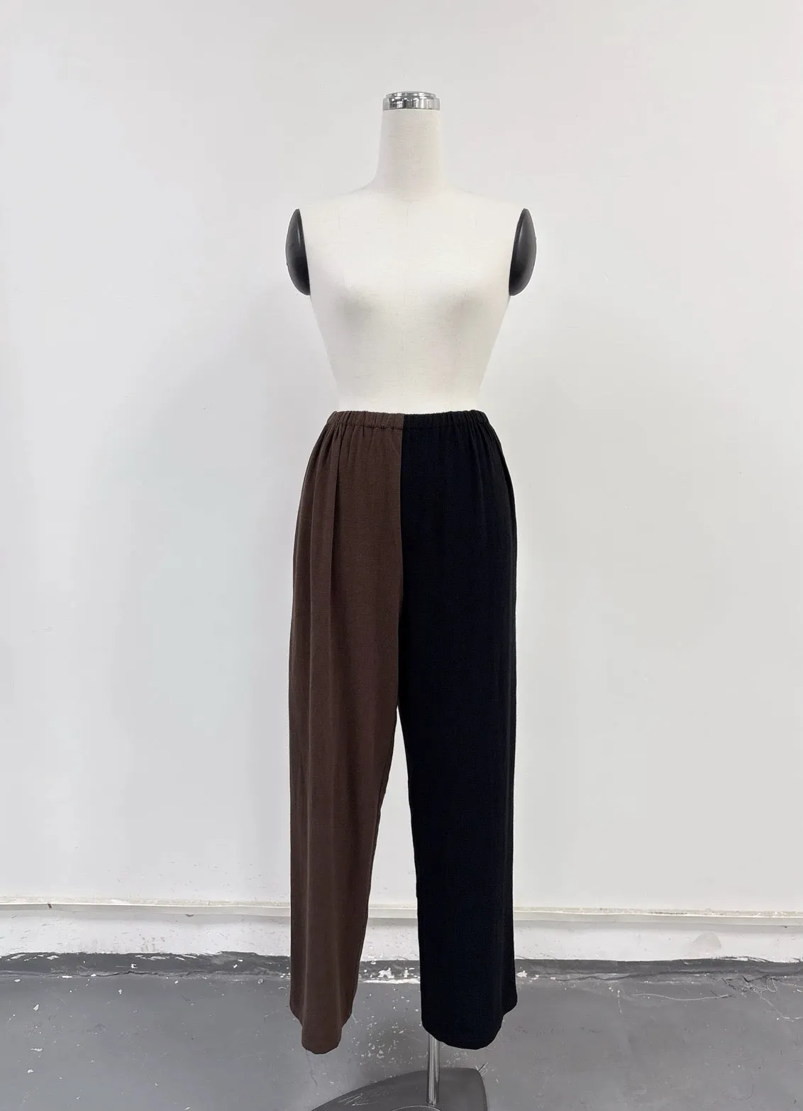 SAMPLE #377 - S Soft Linen Vest And Pants Set - Brown / Black sold by Fashion Brand Company product image thumbnail 2