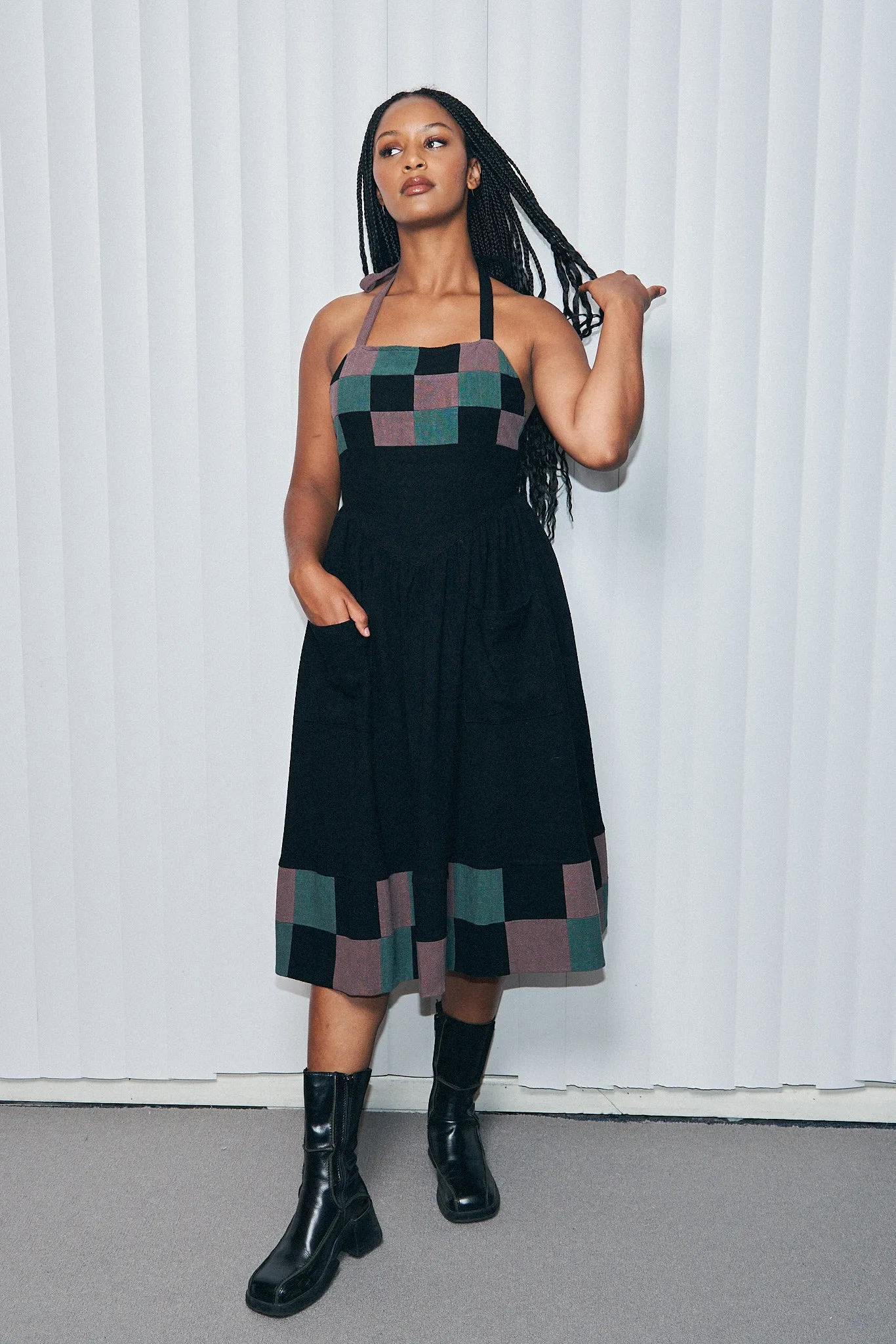 Mama Mia Linen Apron Dress Black/Green sold by Fashion Brand Company product image thumbnail 3