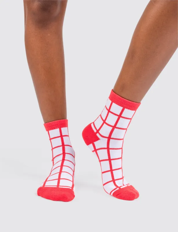 Tomato Grid Socks sold by Mokuyobi