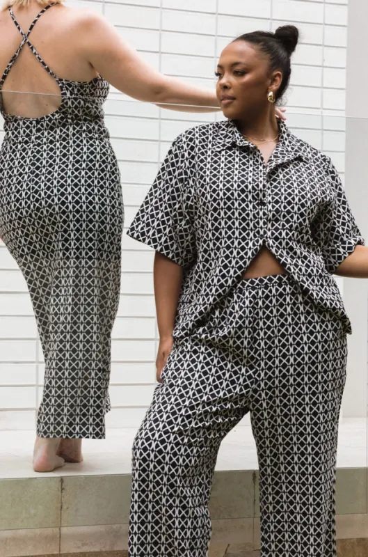 INDA SHIRT GEO sold by FAYT The Label