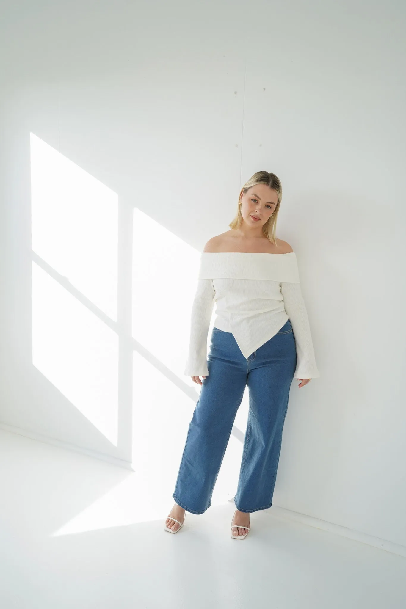 FB SALE - KENDALL TOP WHITE SIZE 24 (A) sold by FAYT The Label