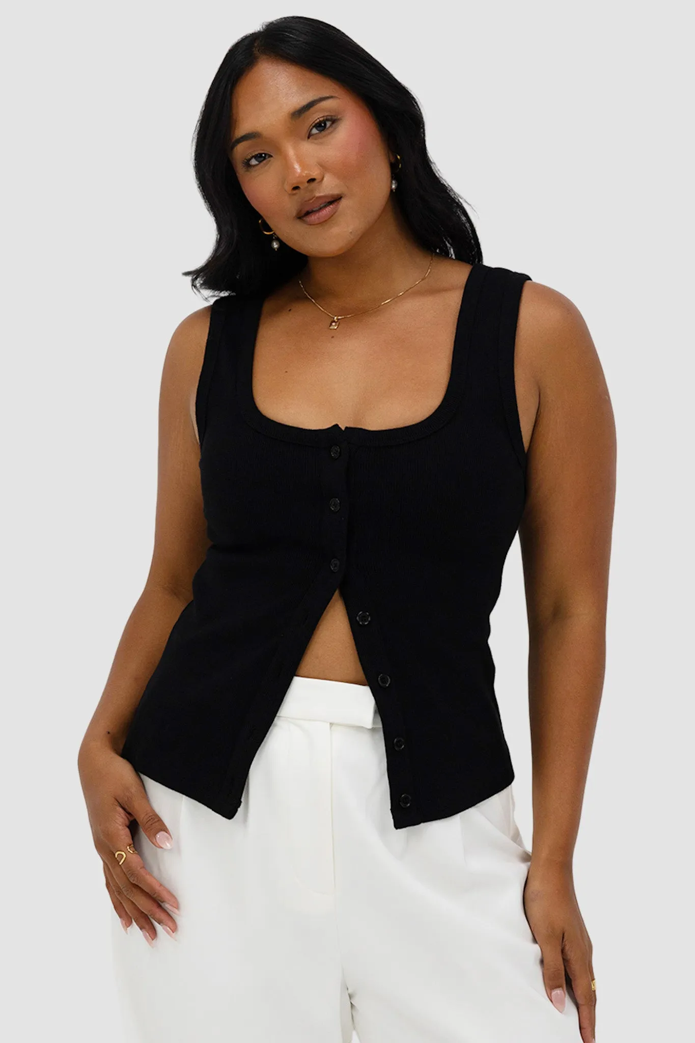 FB SALE - BECKER TOP BLACK SIZE 26 sold by FAYT The Label