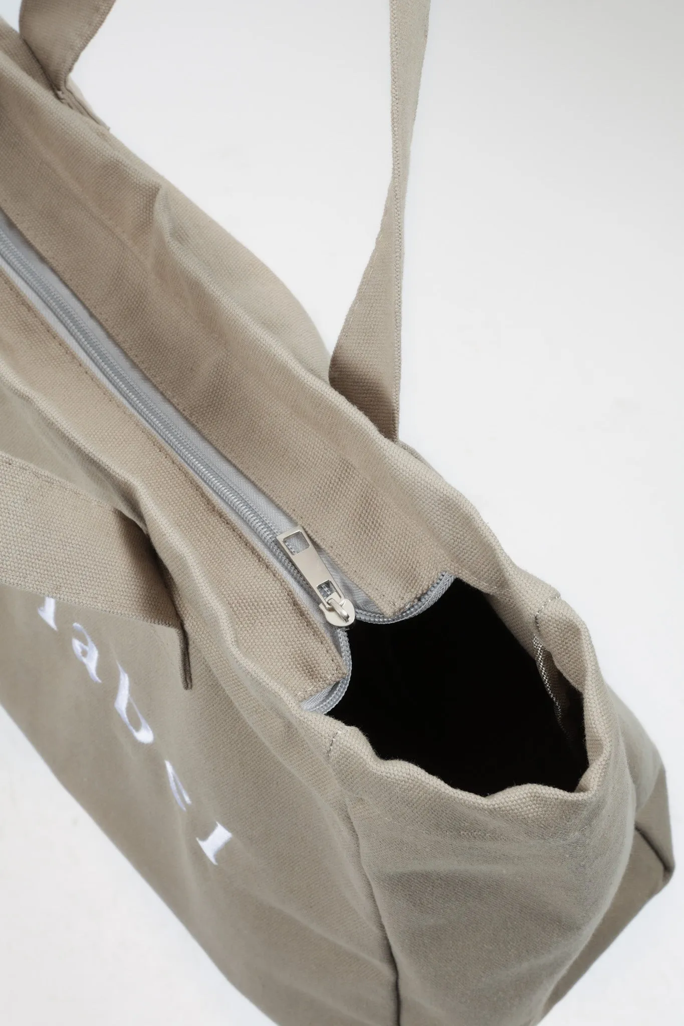 FAYT TOTE BAG KHAKI LARGE sold by FAYT The Label product image thumbnail 3