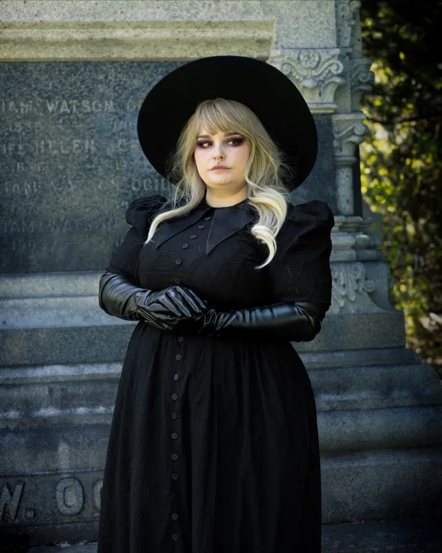 The Lucy Gloves sold by Blackwood Castle