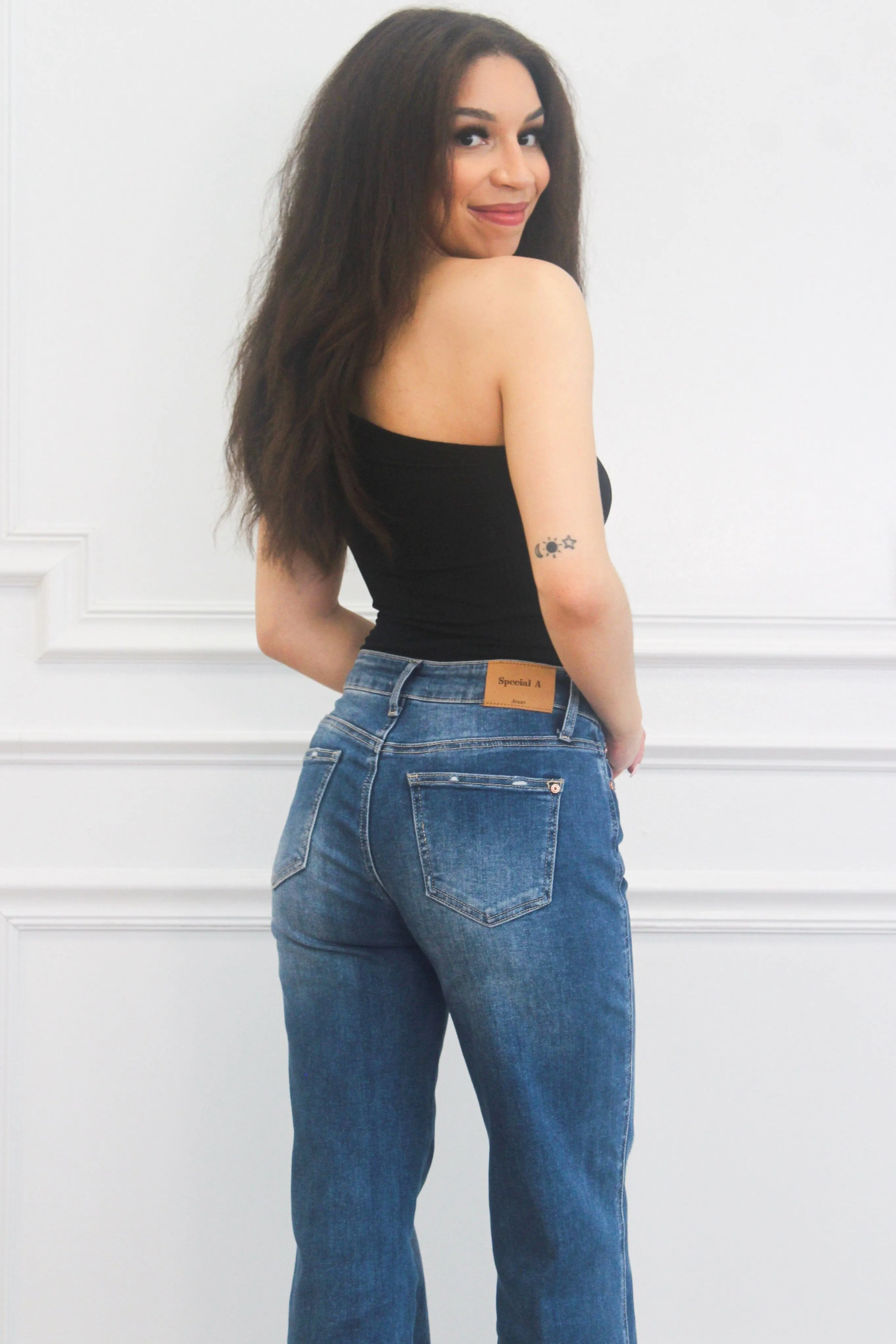 Tayshia One Shoulder Bodysuit: Black sold by Bella and Bloom product image thumbnail 2