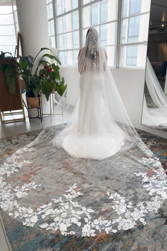 One-tier Lace Edge Lace Tulle Chapel Veils with Appliques CV0324 sold by Cocomelody